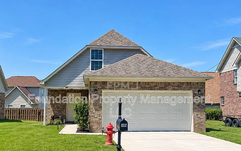 3 bed, 2.5 bath, 1424 sqft, $1,795 — Photo 1