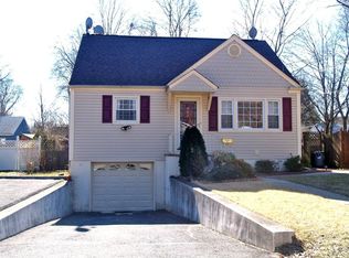 561 Cleveland Ave, River Vale, NJ 07675