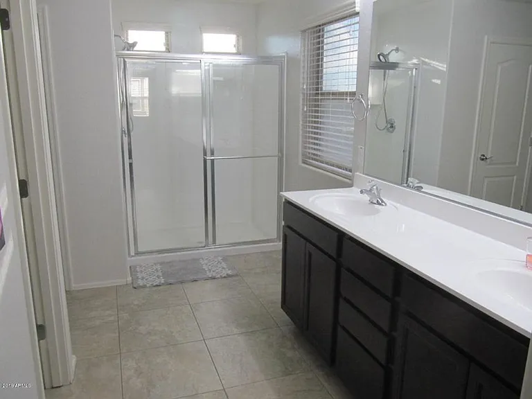 2630 E Gillcrest Rd — Photo 10
