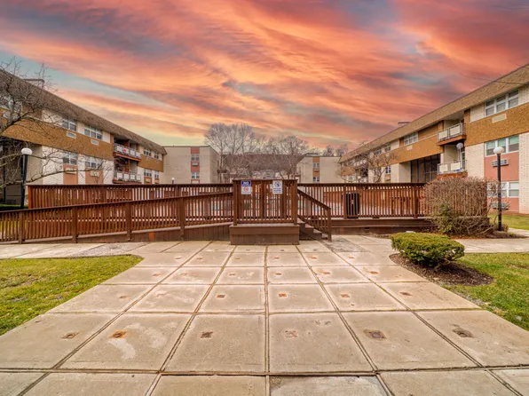 1111 River Road image 9 of 13