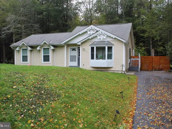 331 Mohansic Ln, Tobyhanna, PA 18466