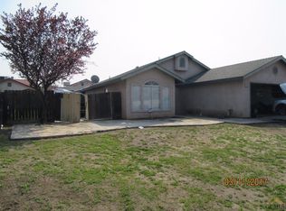 2218 Morningside Way, Delano, CA 93215