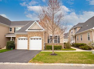 10 Traditions Pl, Monroe Township, NJ