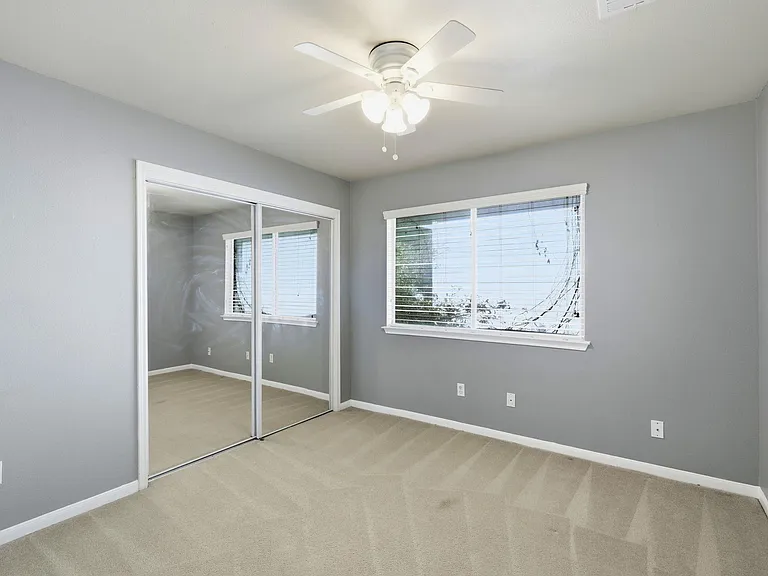 2913 Winchester Dr — Photo 9