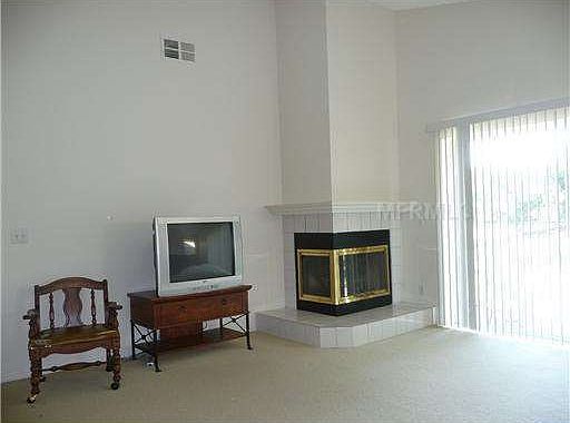 5th image of 1233 Woodfield Oaks Dr