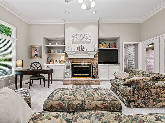 2nd image of 5544 S New Hope Rd