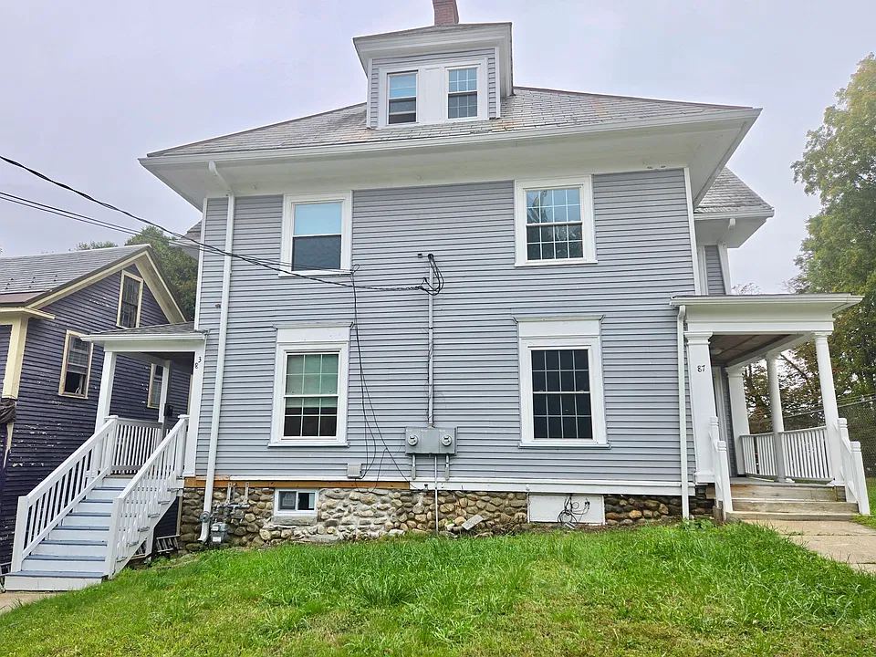 83 Chapin St