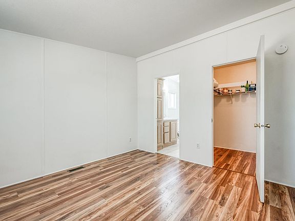 4th image of 33298 Wahoo Ln