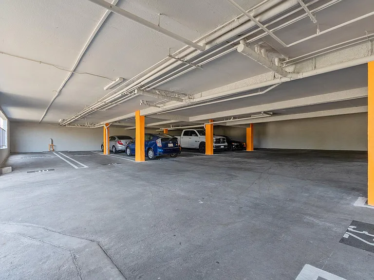 Parking garage