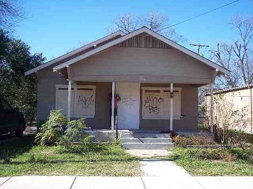 1st image of 209 LOCKHART ST
