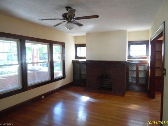 3rd image of 2048 Carabel Ave