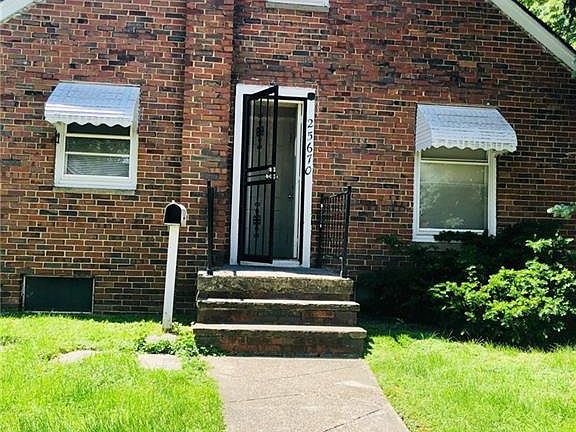 4th image of 25670 Forestview Ave