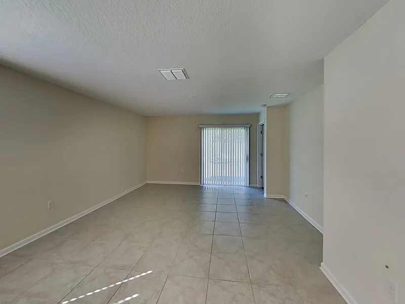 3 bed, 2.0 bath, 1260 sqft, $1,950 — Photo 2