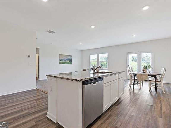 4th image of 778 Knightsbridge Ln