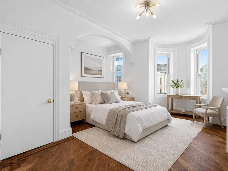 701 Bergen Ave — Photo 14
