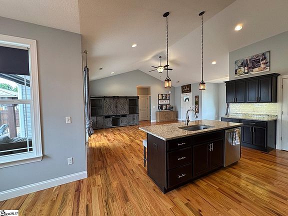 3rd image of 319 Terra Plains Dr