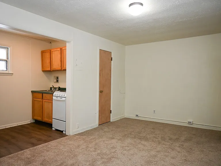 Park Apartments — Photo 5