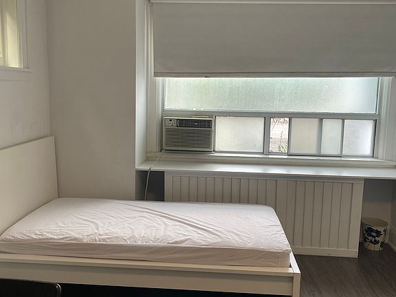 2nd image of 2518 Lake Shore Blvd W #2518