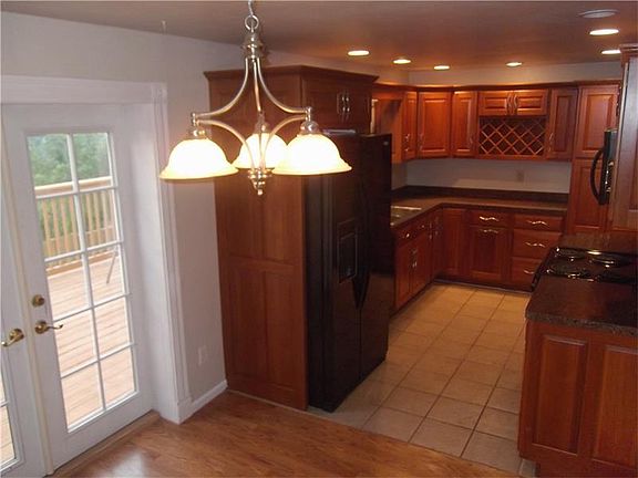 4th image of 759 Cottonwood Dr
