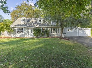 1076 Outer Dr, Schenectady, NY 12303