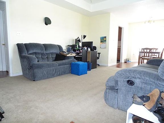 3rd image of 742 Shelton Cir