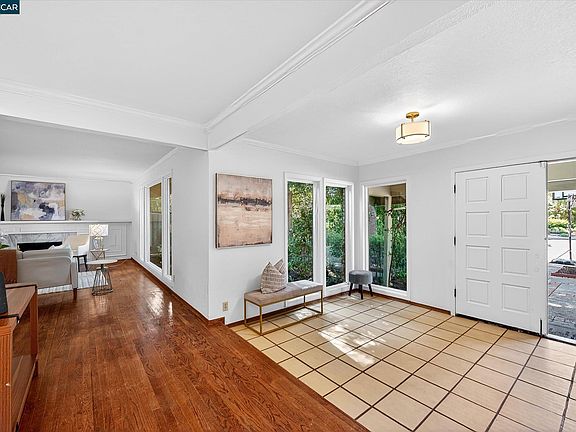 4th image of 27 Milburn Ct
