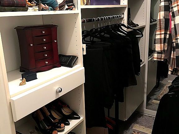 CALIFORNIA CLOSET