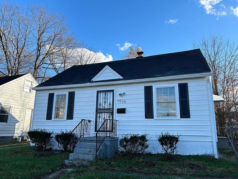 1st image of 3230 Oakridge Dr