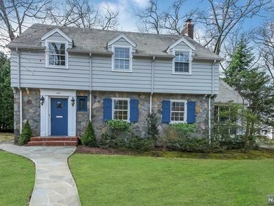 240 Richards Rd, Ridgewood, NJ, 07450
