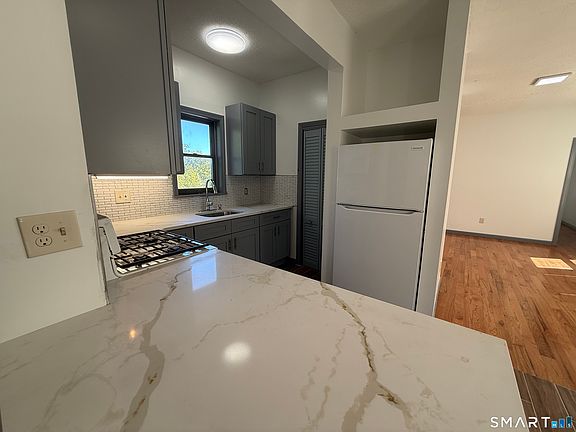 2nd image of 264 Ferry St #3