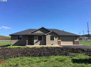 123 Little Pheasant Ln, Roseburg, OR 97470