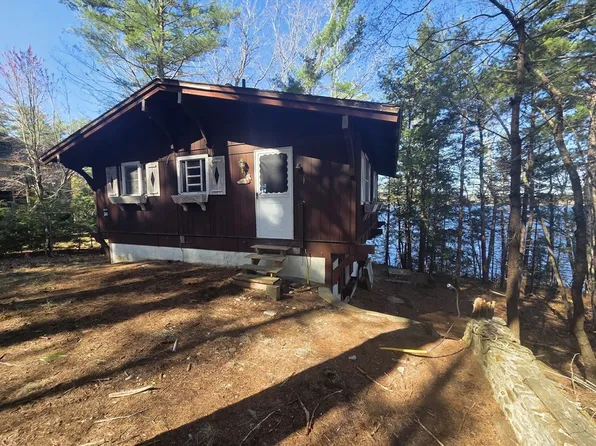 33 Noel Dr, Ashburnham, MA 01430