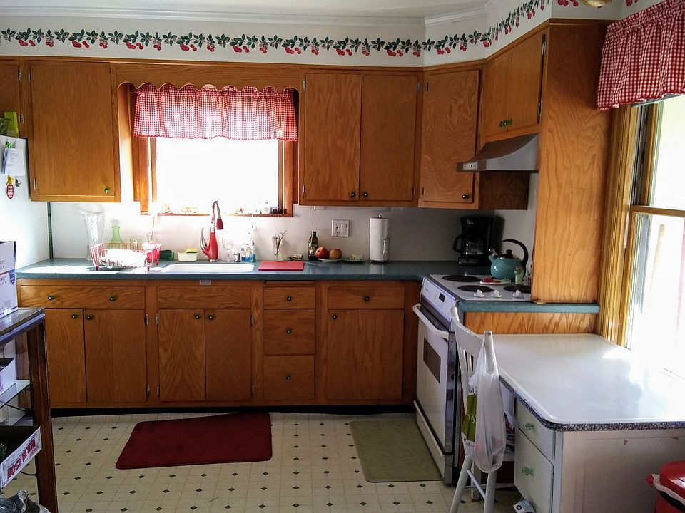 Craftsman Woodmode Oak Cabinets