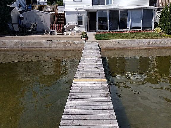 Dock