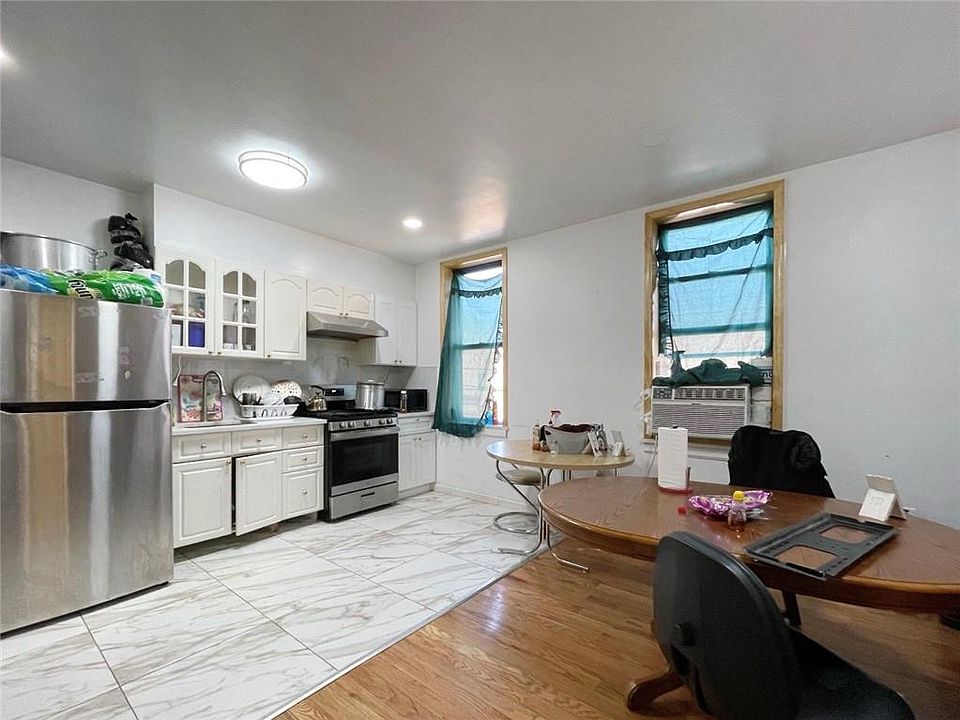 2nd image of 2 Decker Ave