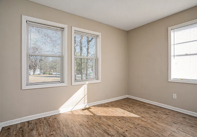 324 Lexington St #3 — Photo 3
