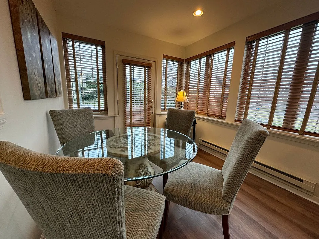 1 bed, 1.0 bath, 950 sqft, $2,495 — Photo 4