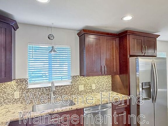 5th image of 179 Brown Dr