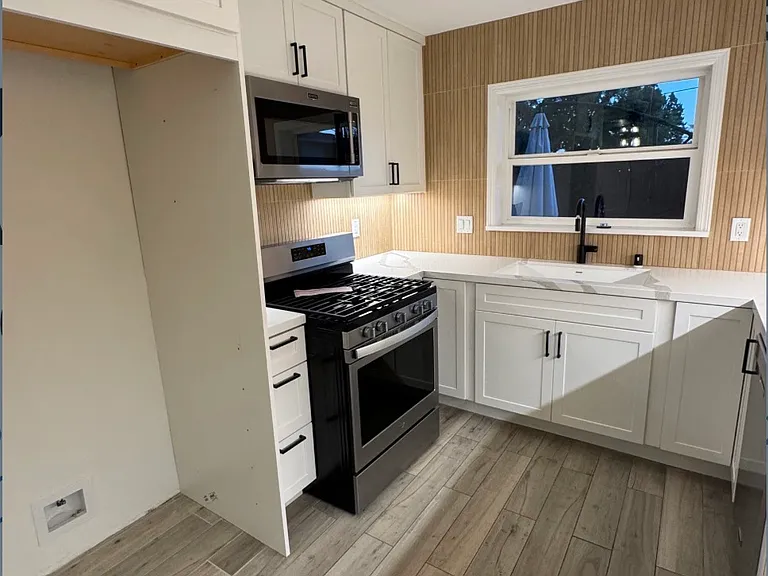 2620 Elden Ave #B5 — Photo 7