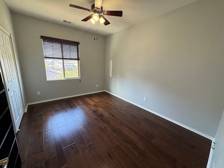 345 Dahlia Way — Photo 9