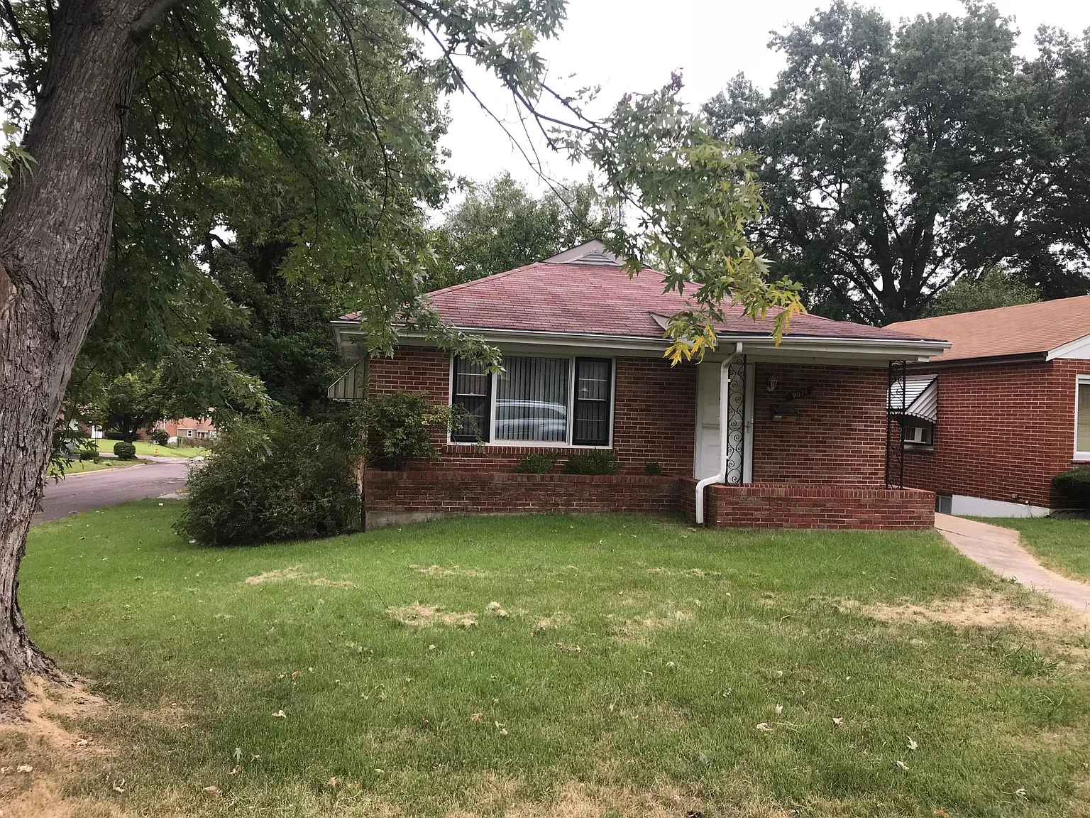 2 bed, 1092 sqft, $1,300 — Photo 1