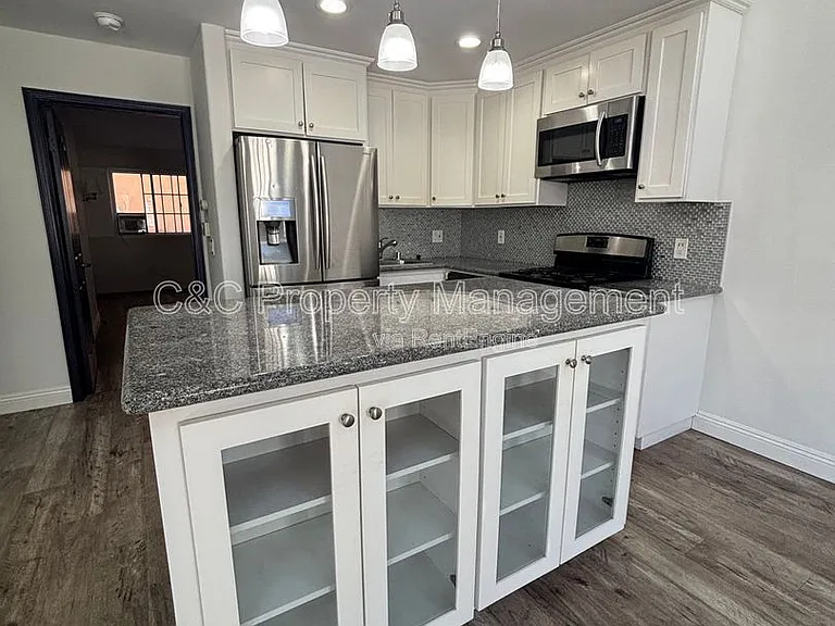 533 W 23rd St #9 — Photo 1