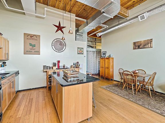 4th image of 120 Holmes St Unit 216