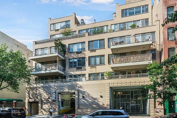 Sold by HomeDax Real Estate | media 8
