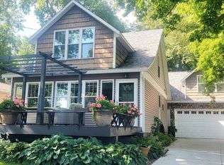 5273 Lakeview Dr, Clear Lake, IA 50428