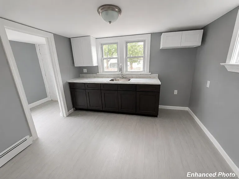 10 Norris St — Photo 3