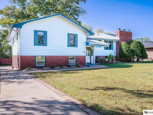 7216 N 71st Ave, Omaha, NE 68152