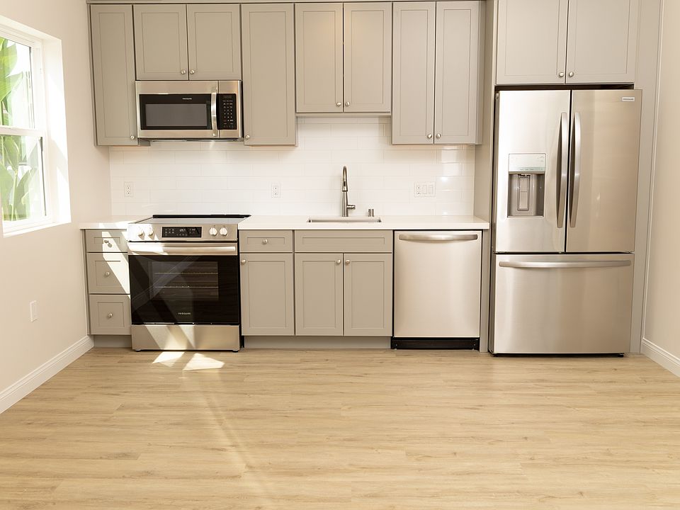 1st image of 2231 31st St