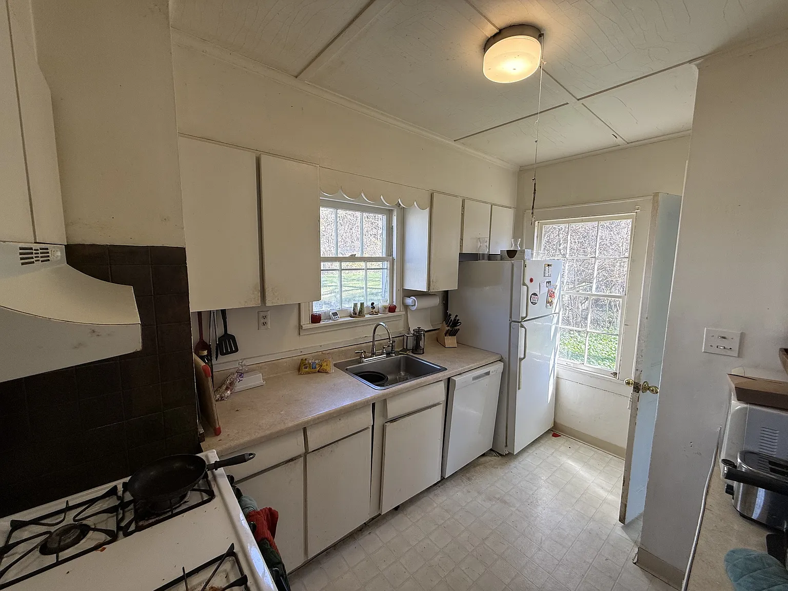 121 Linden Ave - 1 — Photo 4
