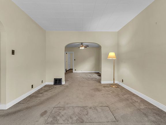 5th image of 3517 S 52nd Ct
